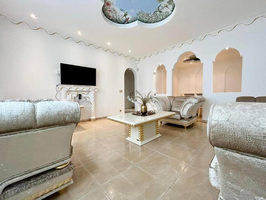 Apartment Luxurious In The Center Of *